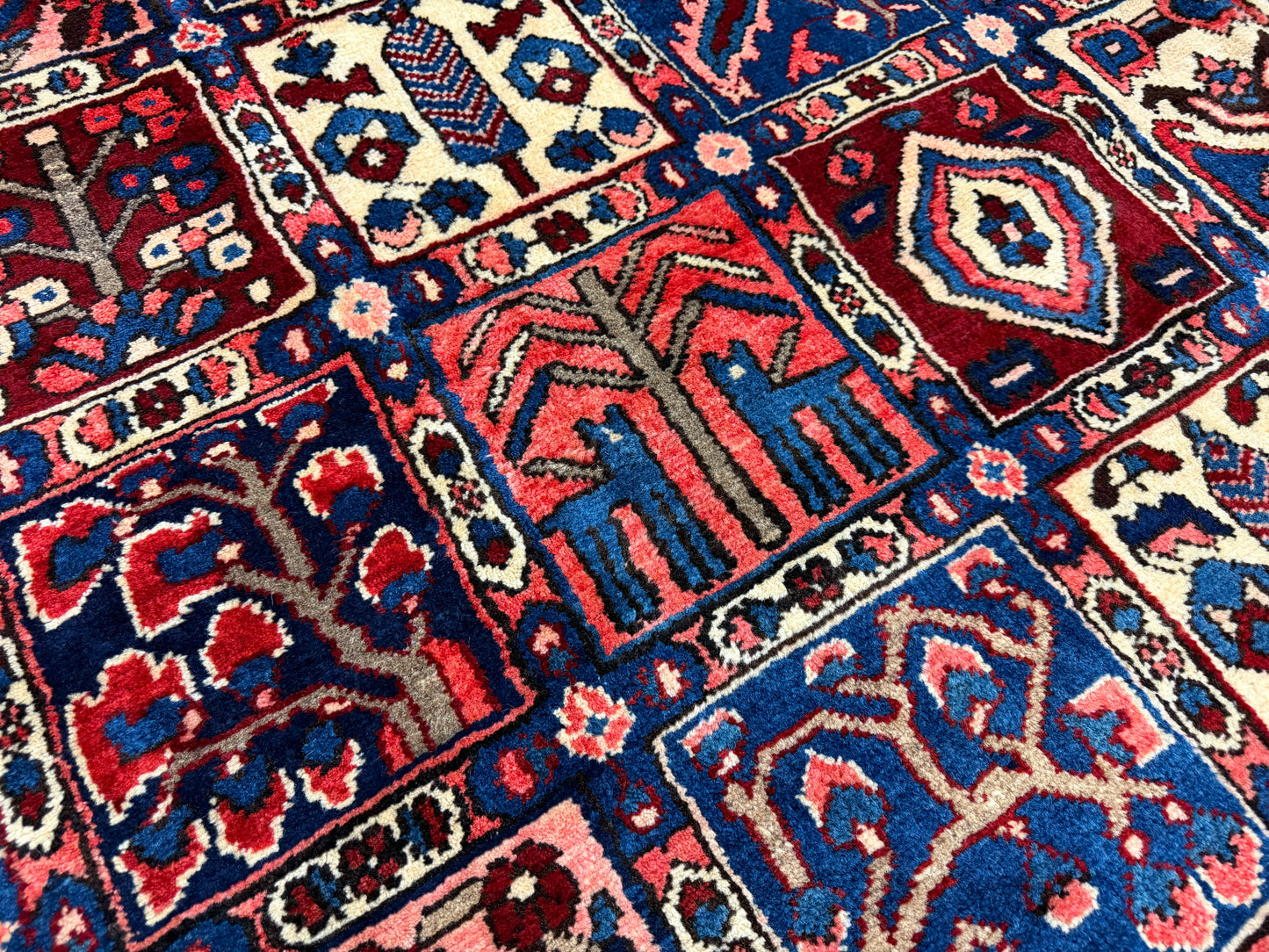 Hand-Knotted Persian Bakhtiari Rug - 9’11”x12’1”