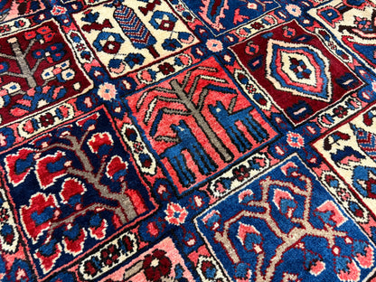 Hand-Knotted Persian Bakhtiari Rug - 9’11”x12’1”