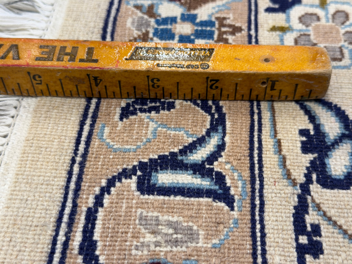 Hand-Knotted Persian Nain 9 La Rug - 6'5"x10'1"