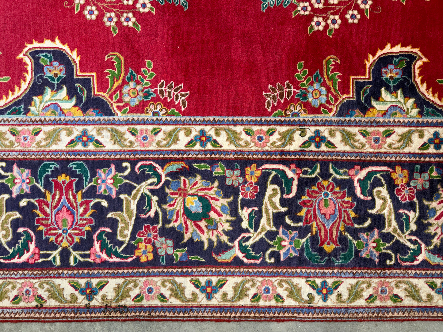 9’8”x13’4” Hand-Knotted Persian Tabriz Rug