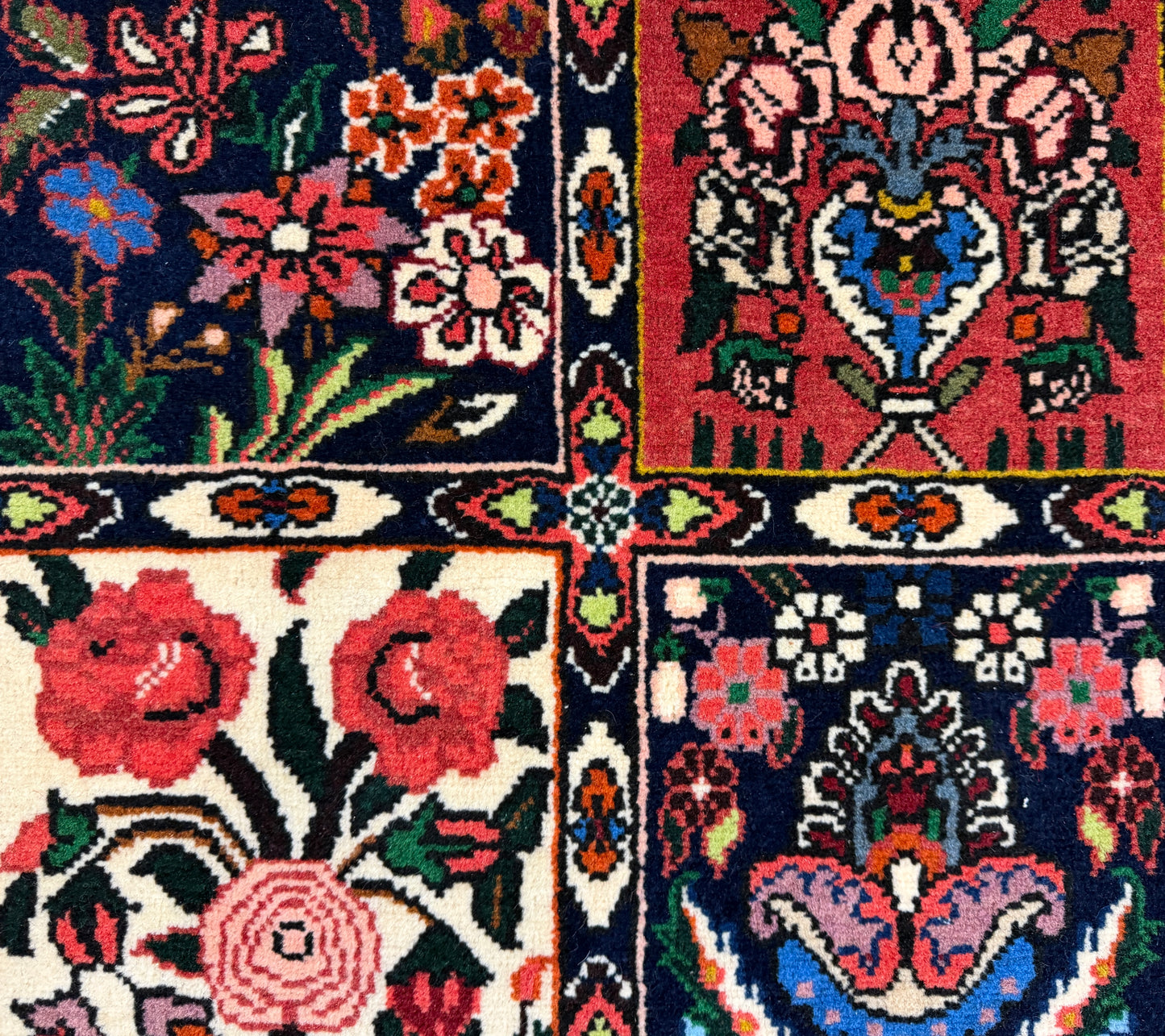 3’5”x5’2” Hand-Knotted Wool Bakhtiari Persian Rug 3x5 Red Handmade Carpet