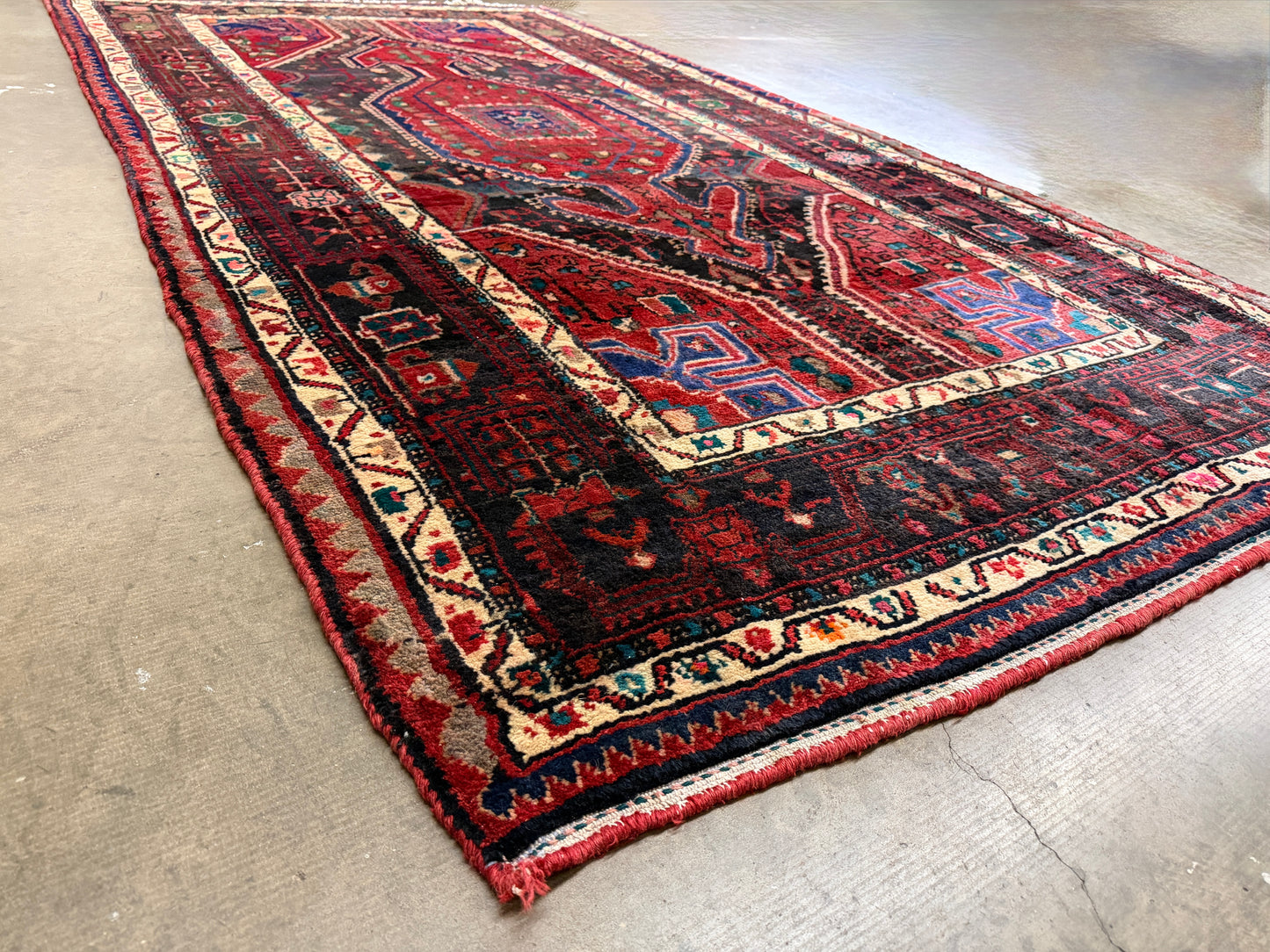 Hand-Knotted Persian Hamadan Rug - 5’3”x9’3”