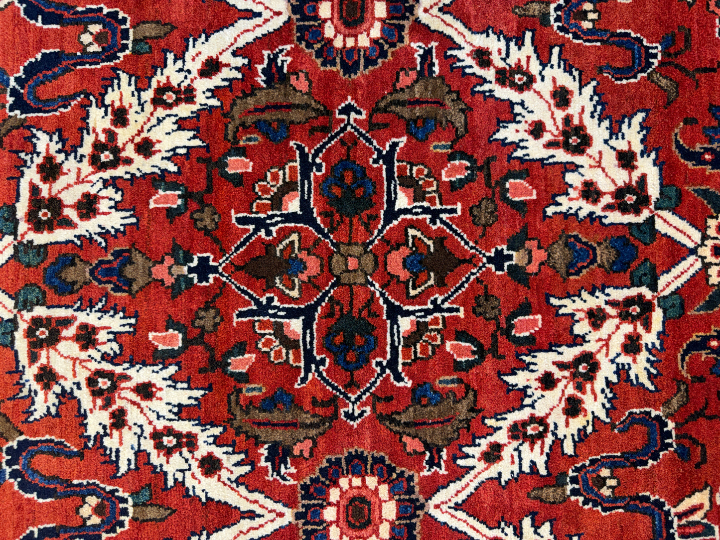 10’5”x14’ Hand-Knotted Persian Bakhtiari Saman Area Rug