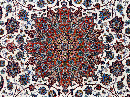 Hand-Knotted Persian Isfahan Rug - Signed Seirafian - 6'9"x9'10"