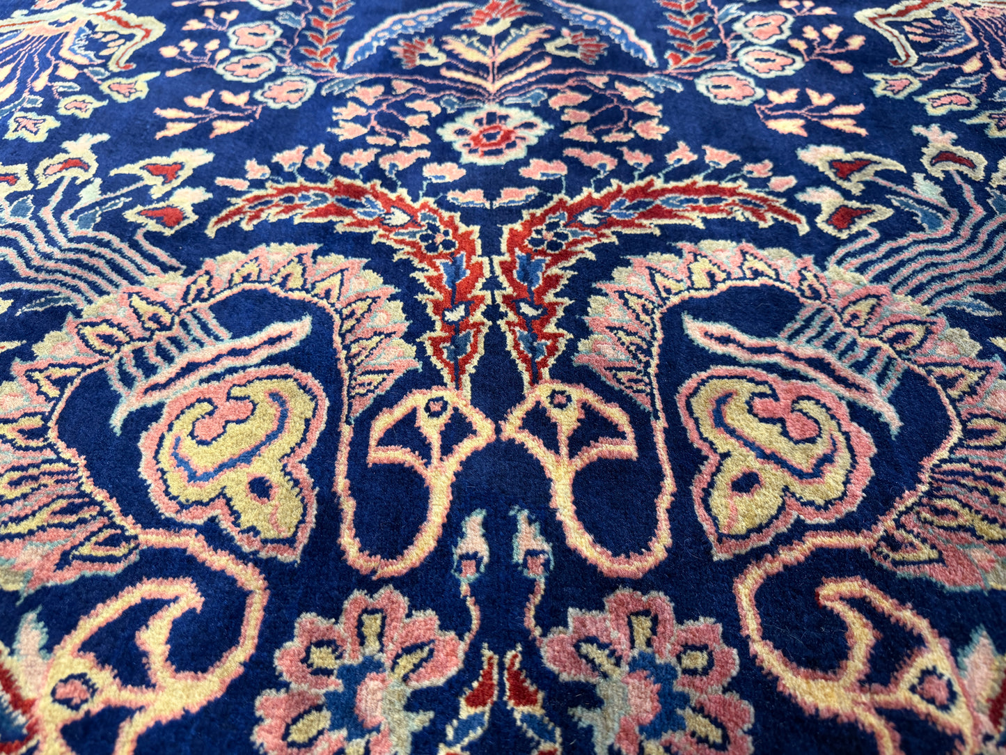 10’4”x13’8” Fine Hand-Knotted IndoSarouk Area rug