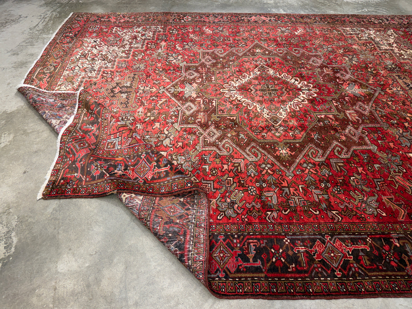9’8”x12’6” Hand-Knotted Persian Heriz Area Rug