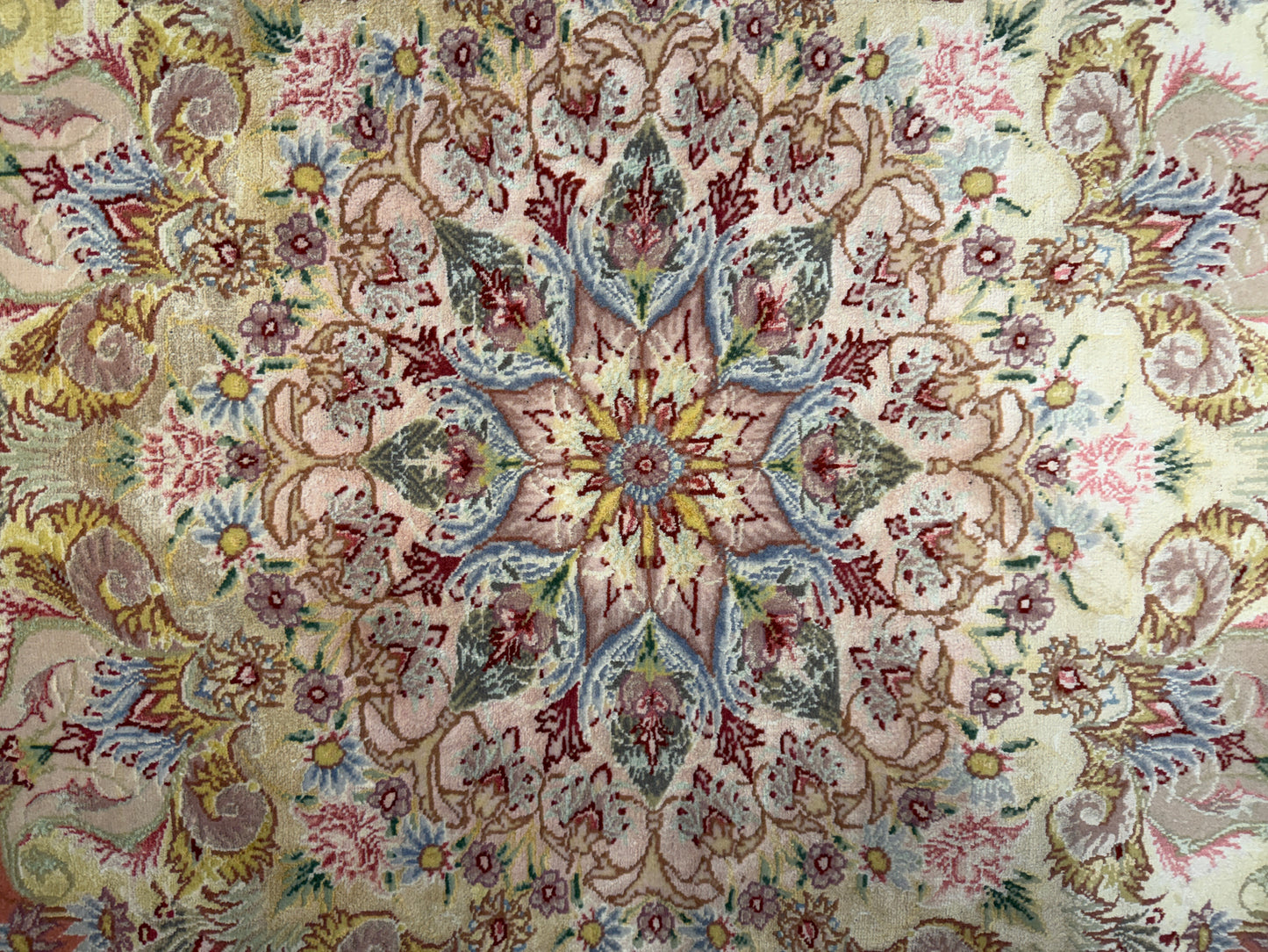 Hand-Knotted 60 Raj Persian Tabriz Rug - Signed Beheshti - 6’7”x9’9”