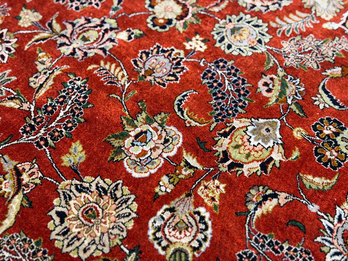 Hand-Knotted 100% Silk Persian Kashan Rug - 6'10"x9'9"