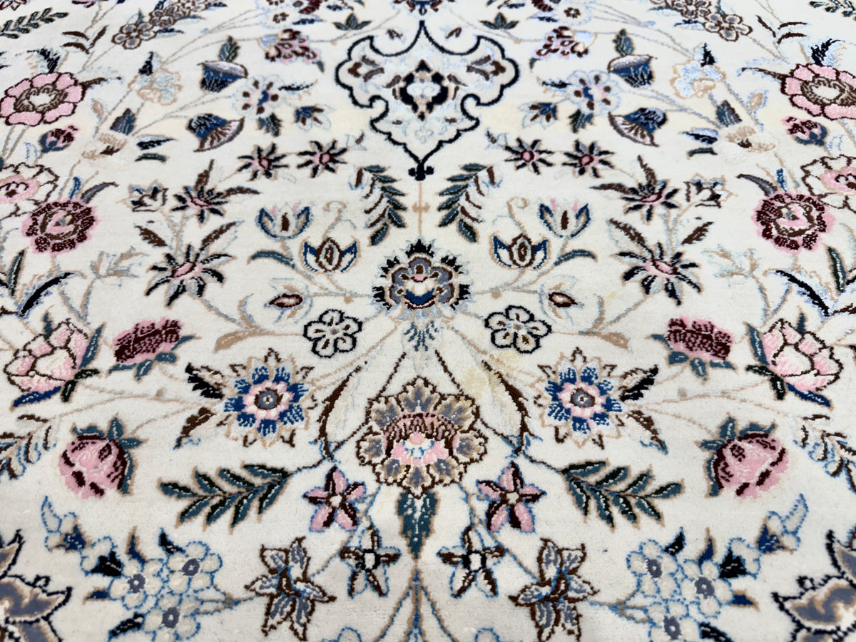 Hand-Knotted 6 La Persian Nain Rug - 4'3"x6'10"