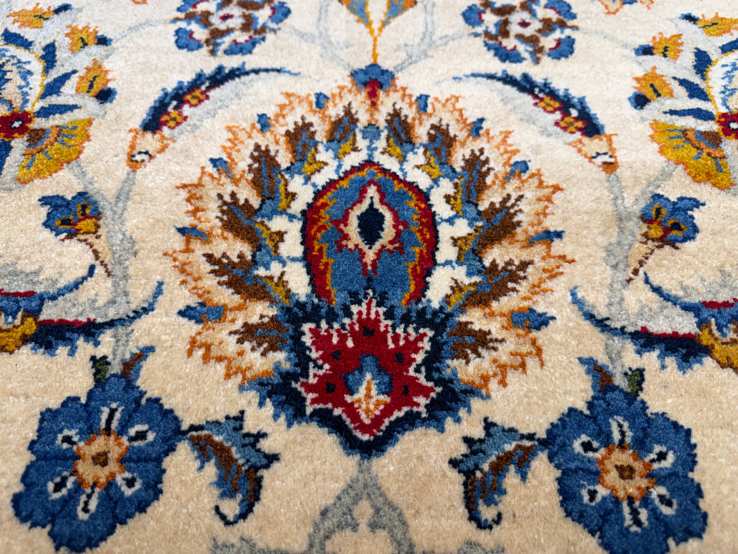 10’6”x14’6” Hand-Knotted Persian Kashan Area Rug
