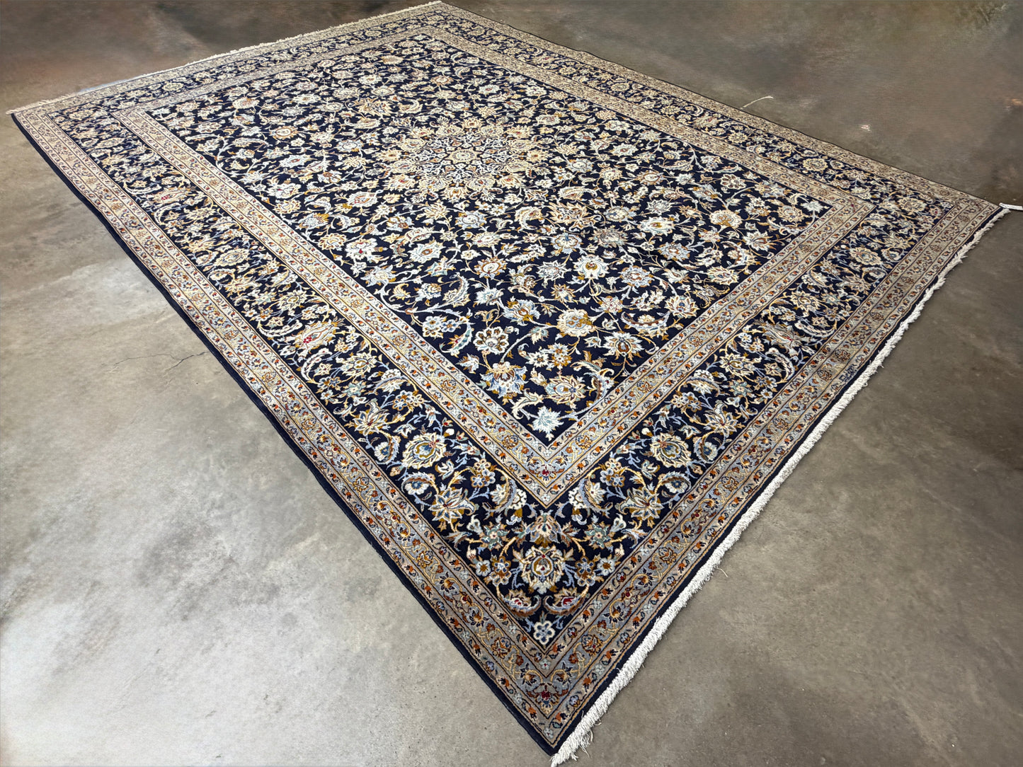 9’8”x12’5” Hand-Knotted Fine Wool Persian Kashan Signed Area Rug