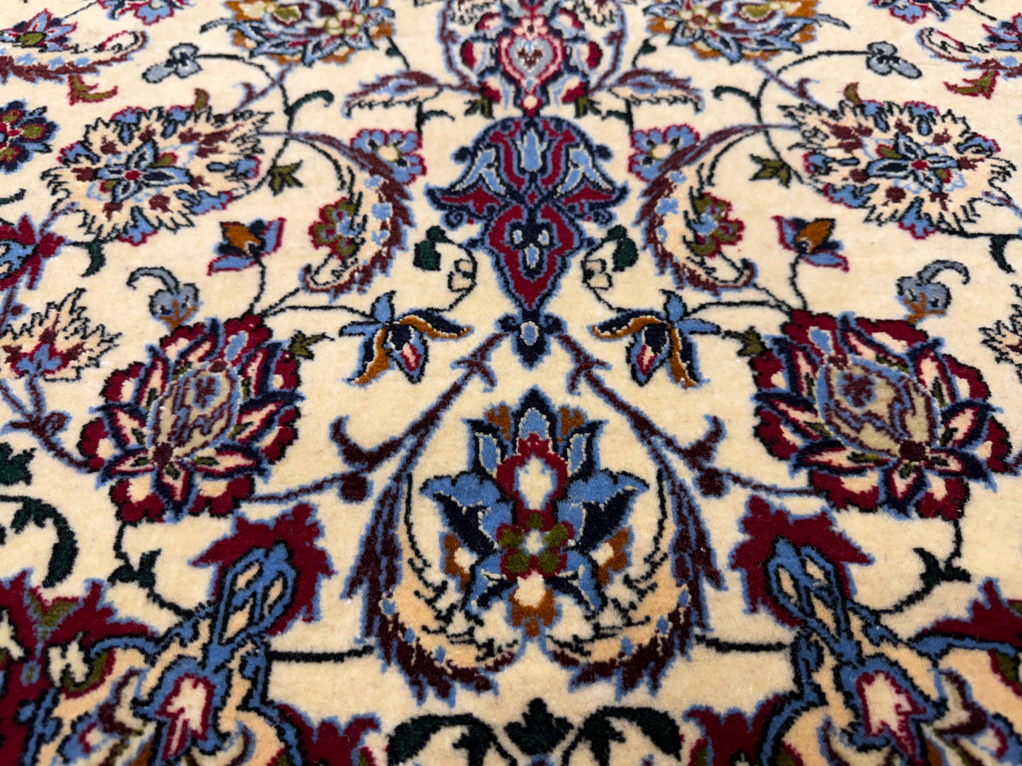 Hand-Knotted Persian Isfahan Rug - 3’6”x5’6”