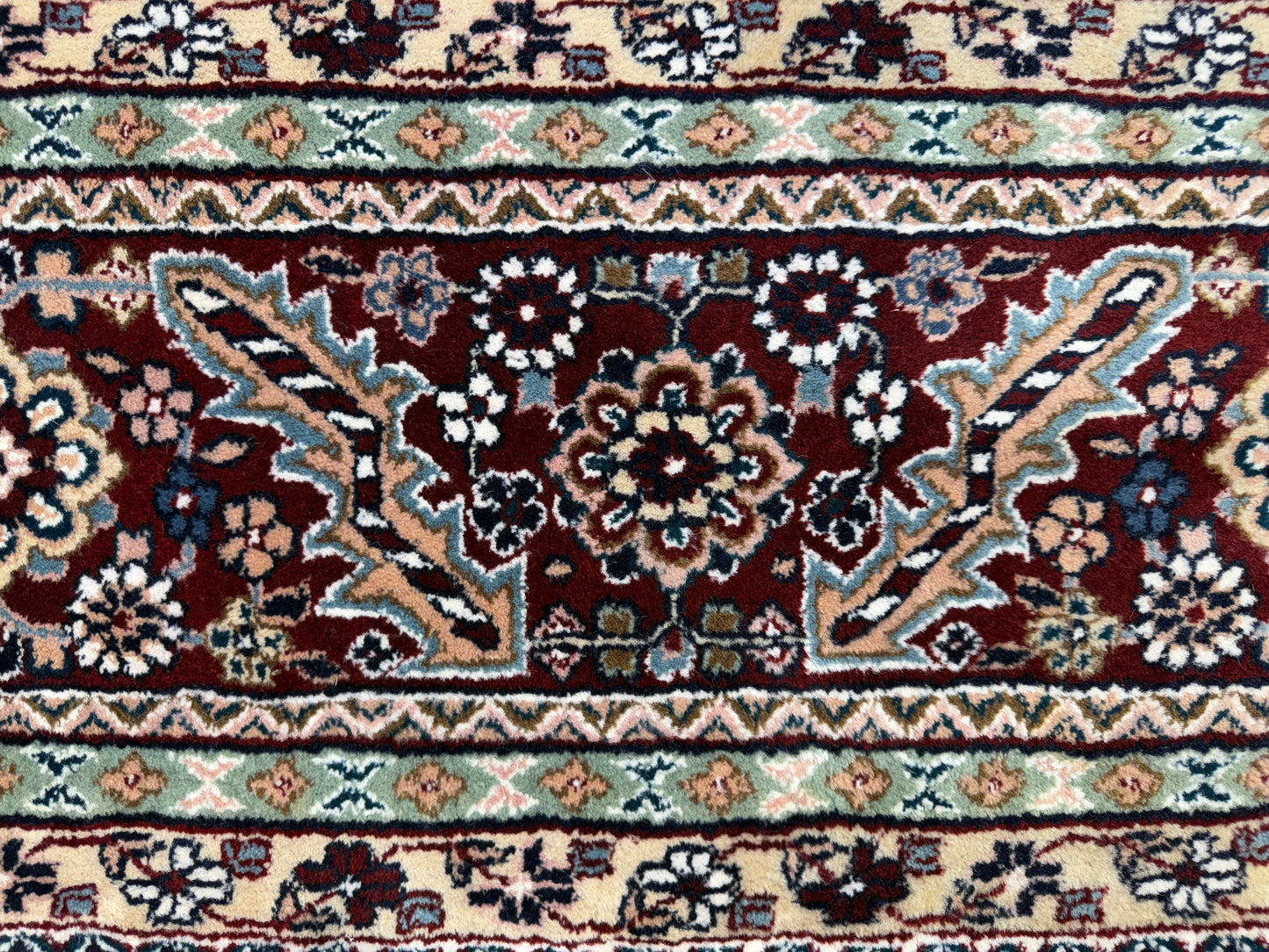 9’9”x13’10” Hand-Knotted Wool IndoHeriz Area Rug