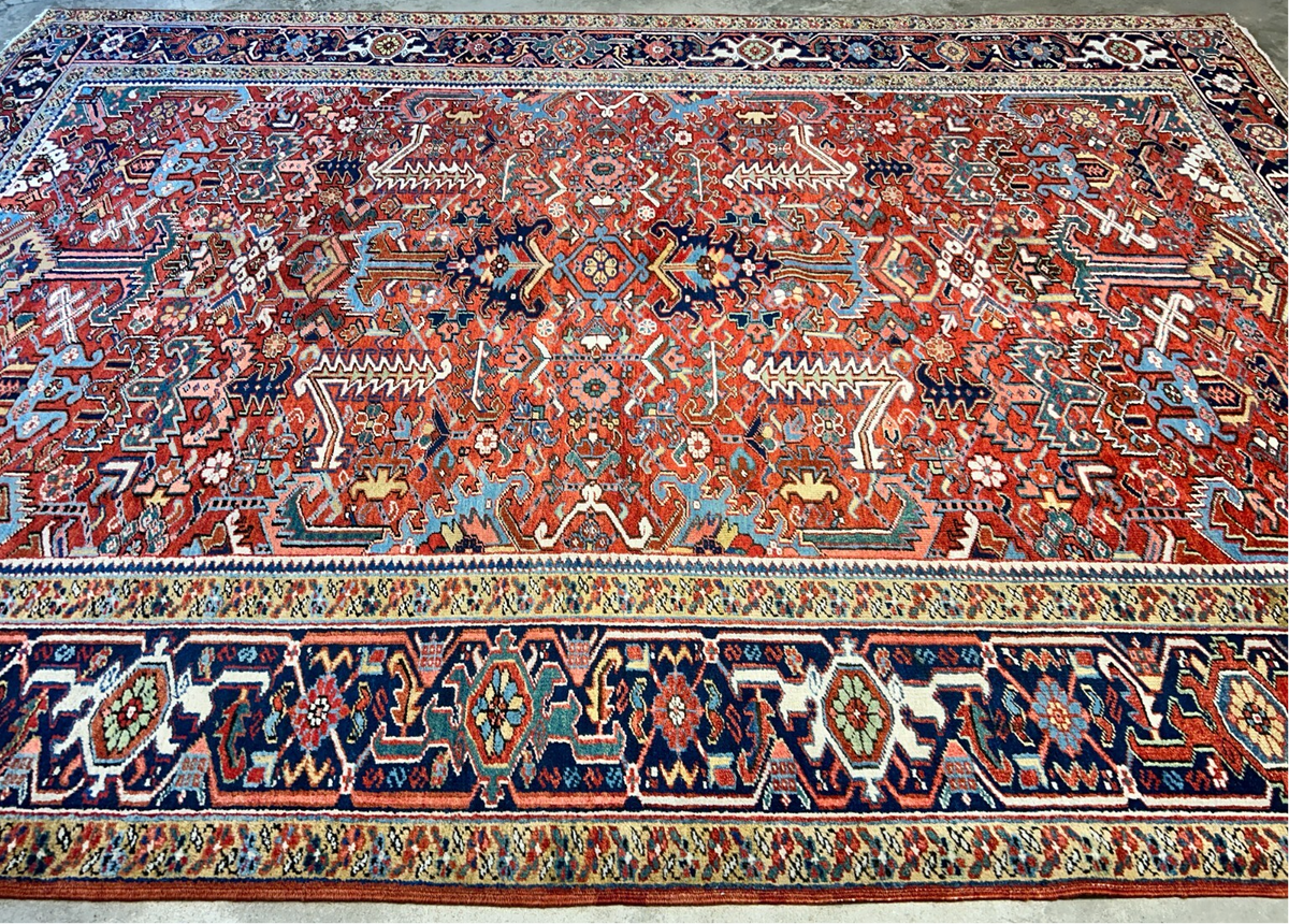 Collector Item - 9'1"x12'2" Antique Fine Wool Herize Hand-Knotted Rug