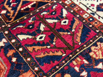 Hand-Knotted Persian Bakhtiari Rug - 7'1"x10'1"