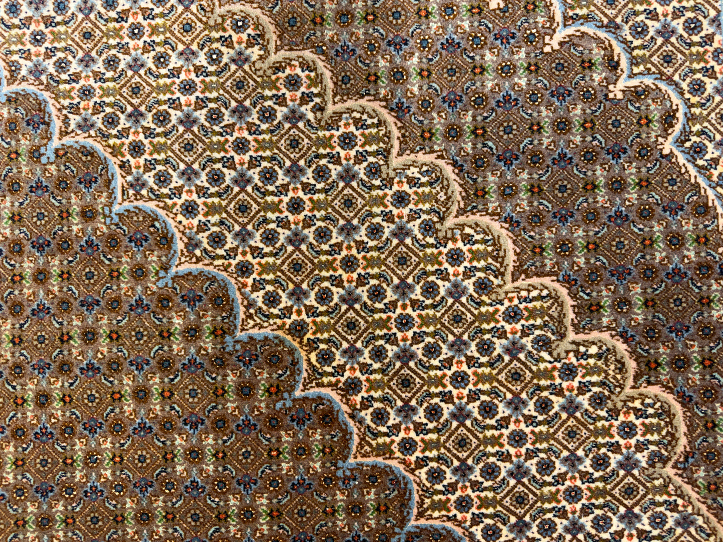 8’2”x9’10” Hand-Knotted Fine Persian Tabriz Mahi Area Rug