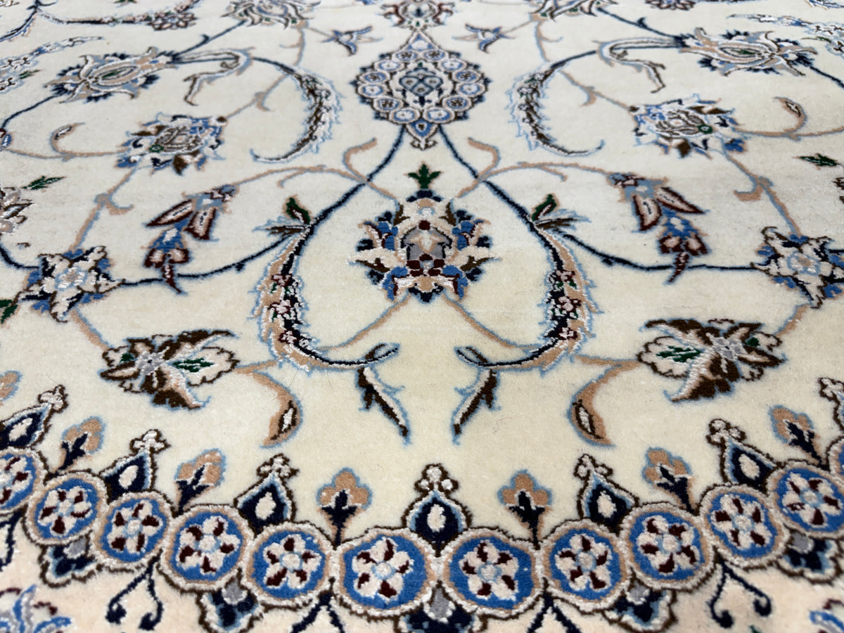 Hand-Knotted 6 La Persian Nain Rug - 4'4"x6'4"