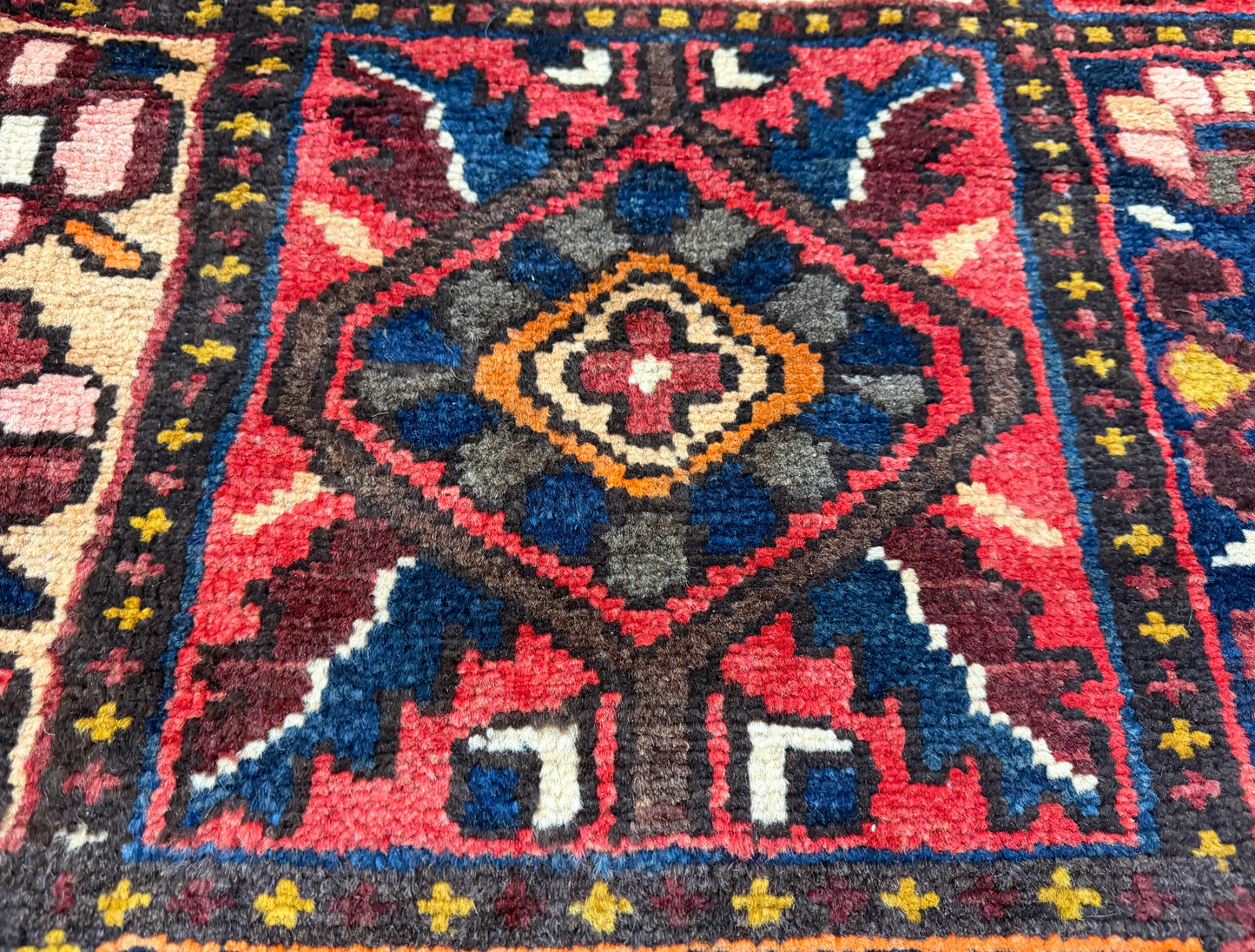 Hand-Knotted Persian Bakhtiari Rug - 9’8”x12’4”