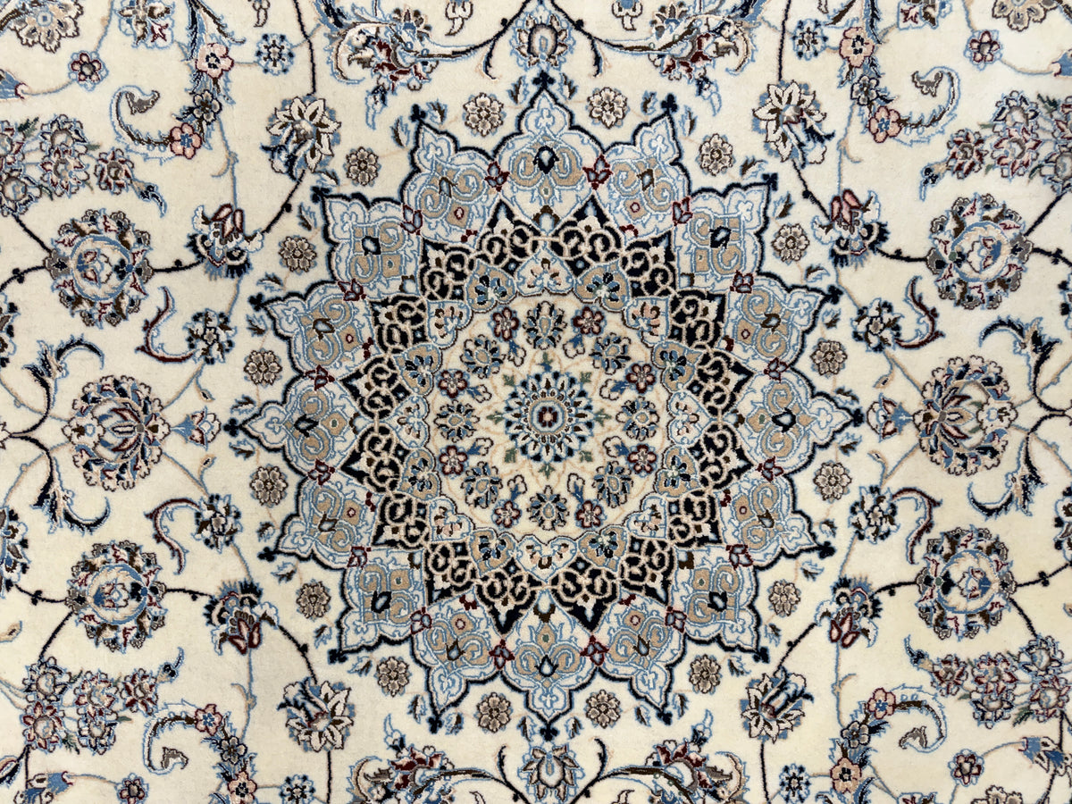 Hand-Knotted 6 La Persian Nain Rug - 5'7"x9'