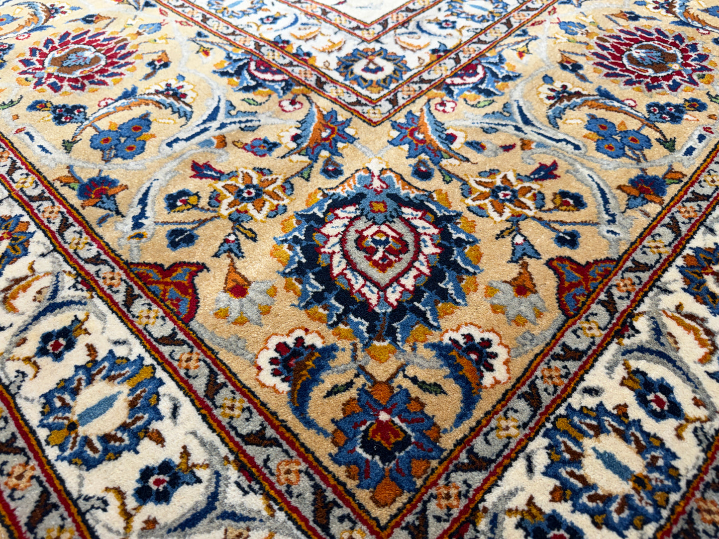10’6”x14’6” Hand-Knotted Persian Kashan Area Rug