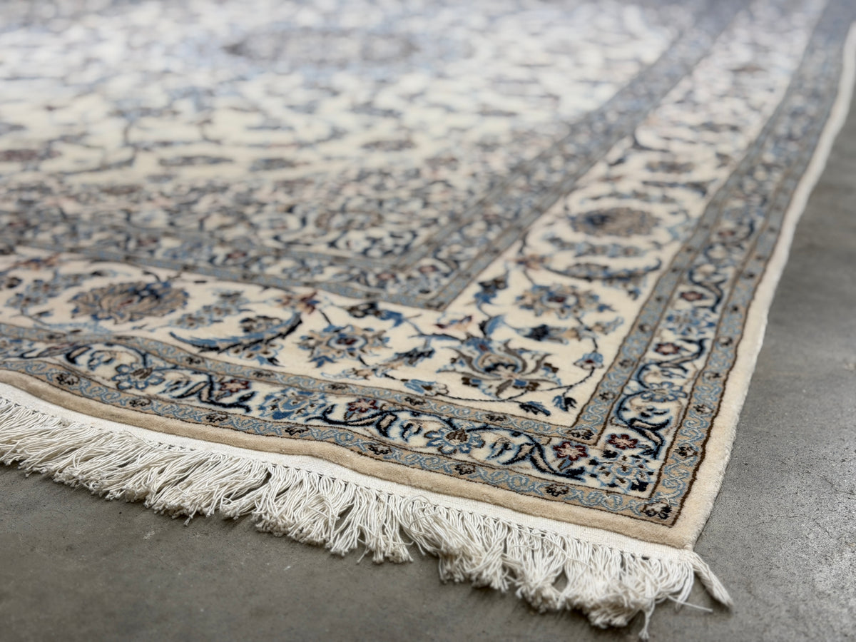 Hand-Knotted 6 La Persian Nain Rug - 5'7"x9'
