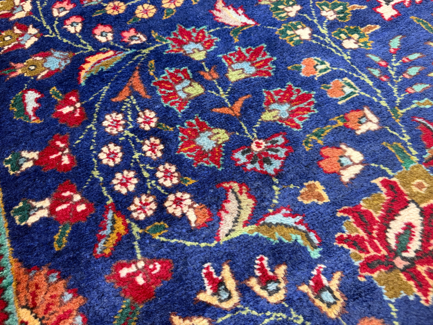 9’11”x13’3” Hand-Knotted Persian Tabriz Rug