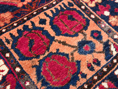 Hand-Knotted Persian Bakhtiari Rug - 7'1"x10'1"