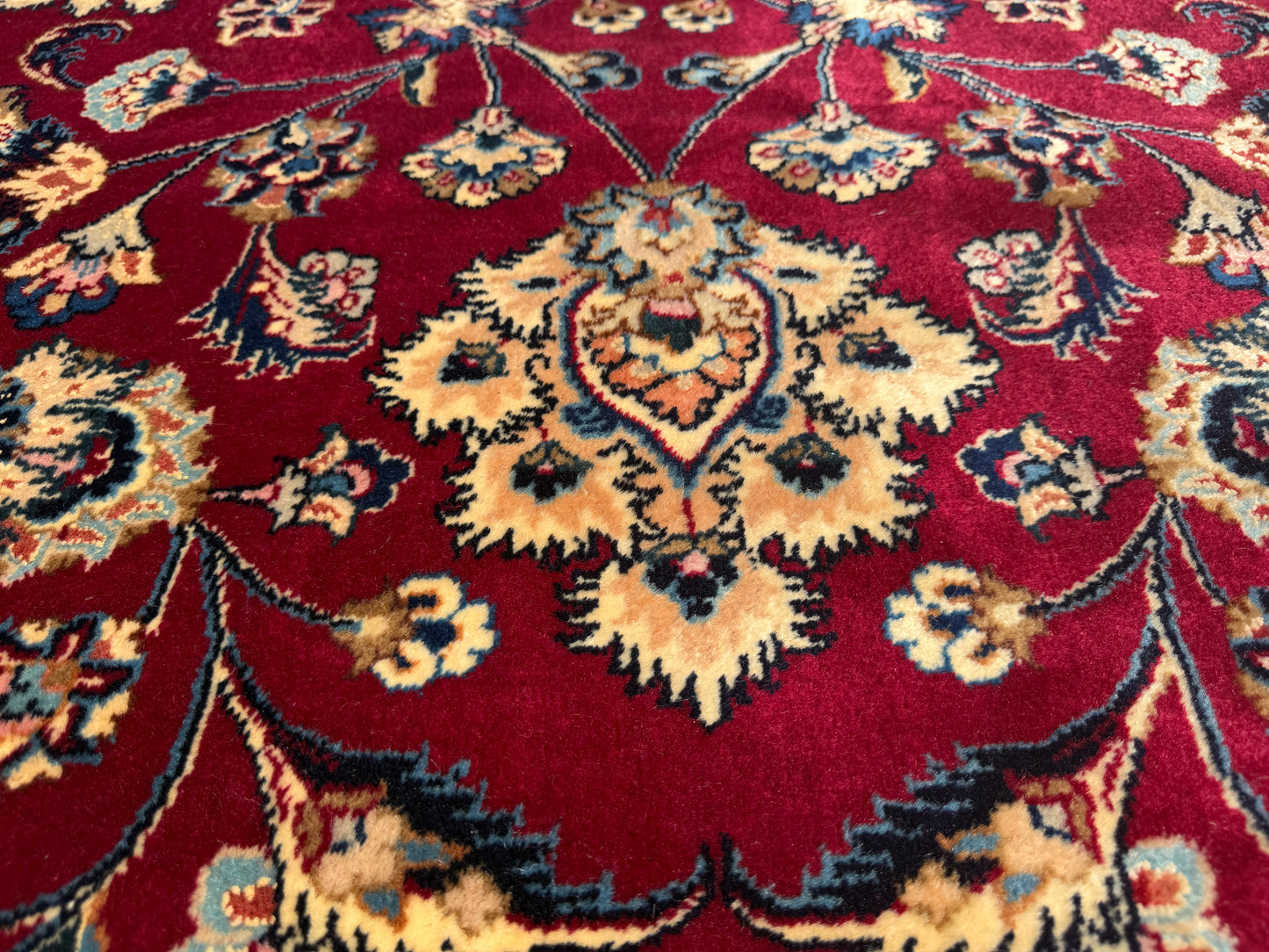 Hand-Knotted Persian Mashad Rug - Signed Hashemi - 9’11”x13’