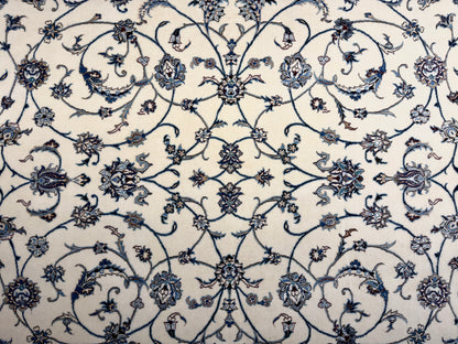 Hand-Knotted 6 La Persian Nain Rug - 5'1"x8'6"
