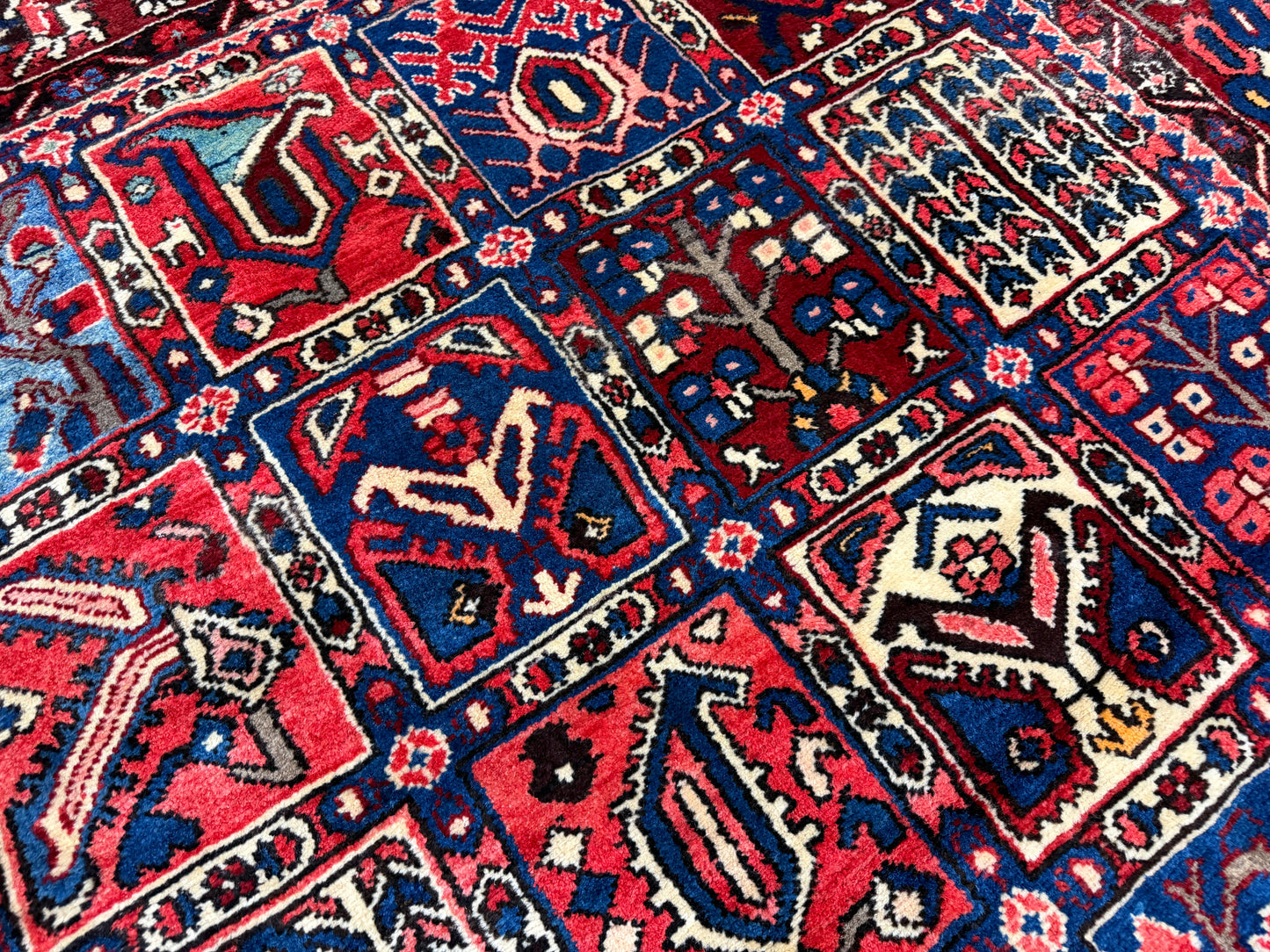 Hand-Knotted Persian Bakhtiari Rug - 9’11”x12’1”