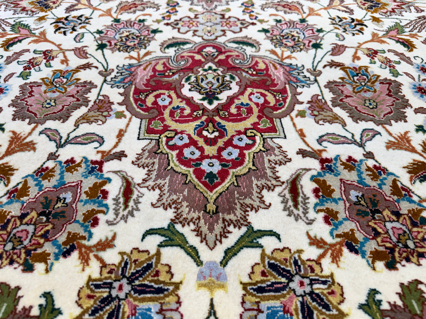 Hand-Knotted 60 Raj Persian Tabriz Rug - 9’10”x13’8”
