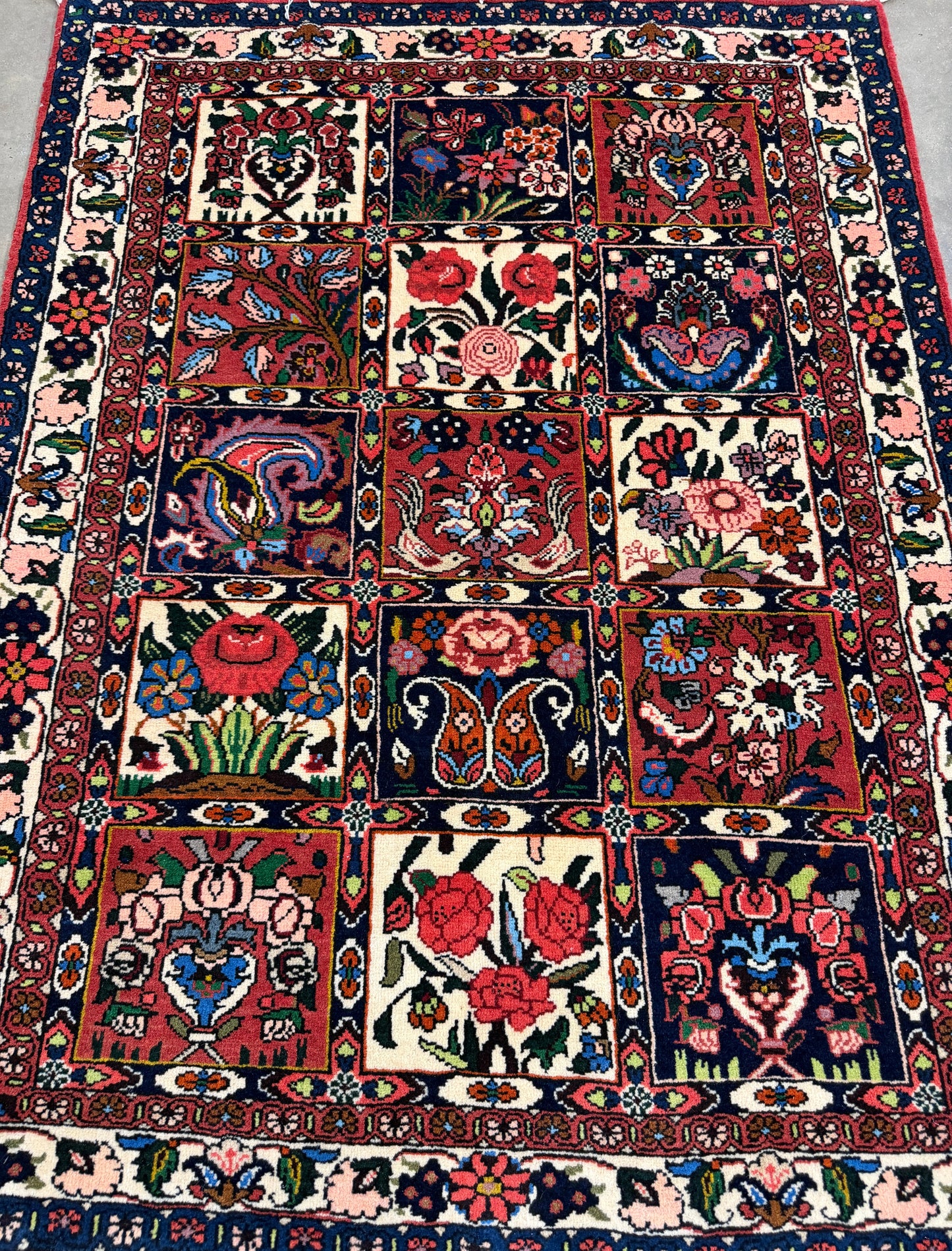 3’5”x5’2” Hand-Knotted Wool Bakhtiari Persian Rug 3x5 Red Handmade Carpet