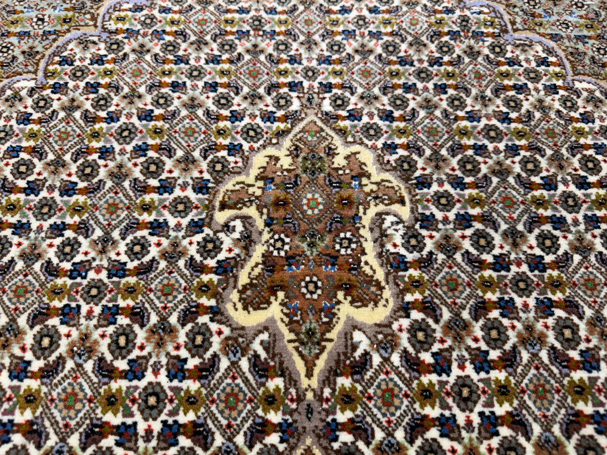 Hand-Knotted Persian Tabriz Mahi Rug - 4'7"x6'7"