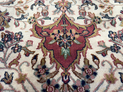 8’2”x9’11” Hand-Knotted Indo Kashan Area rug