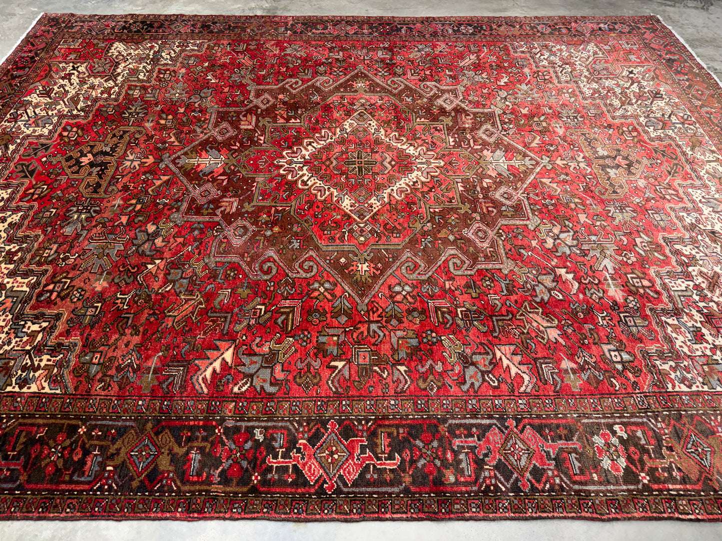 9’8”x12’6” Hand-Knotted Persian Heriz Area Rug