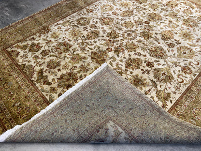 7’8”x9’11” Hand-Knotted Wool Agra Area Rug