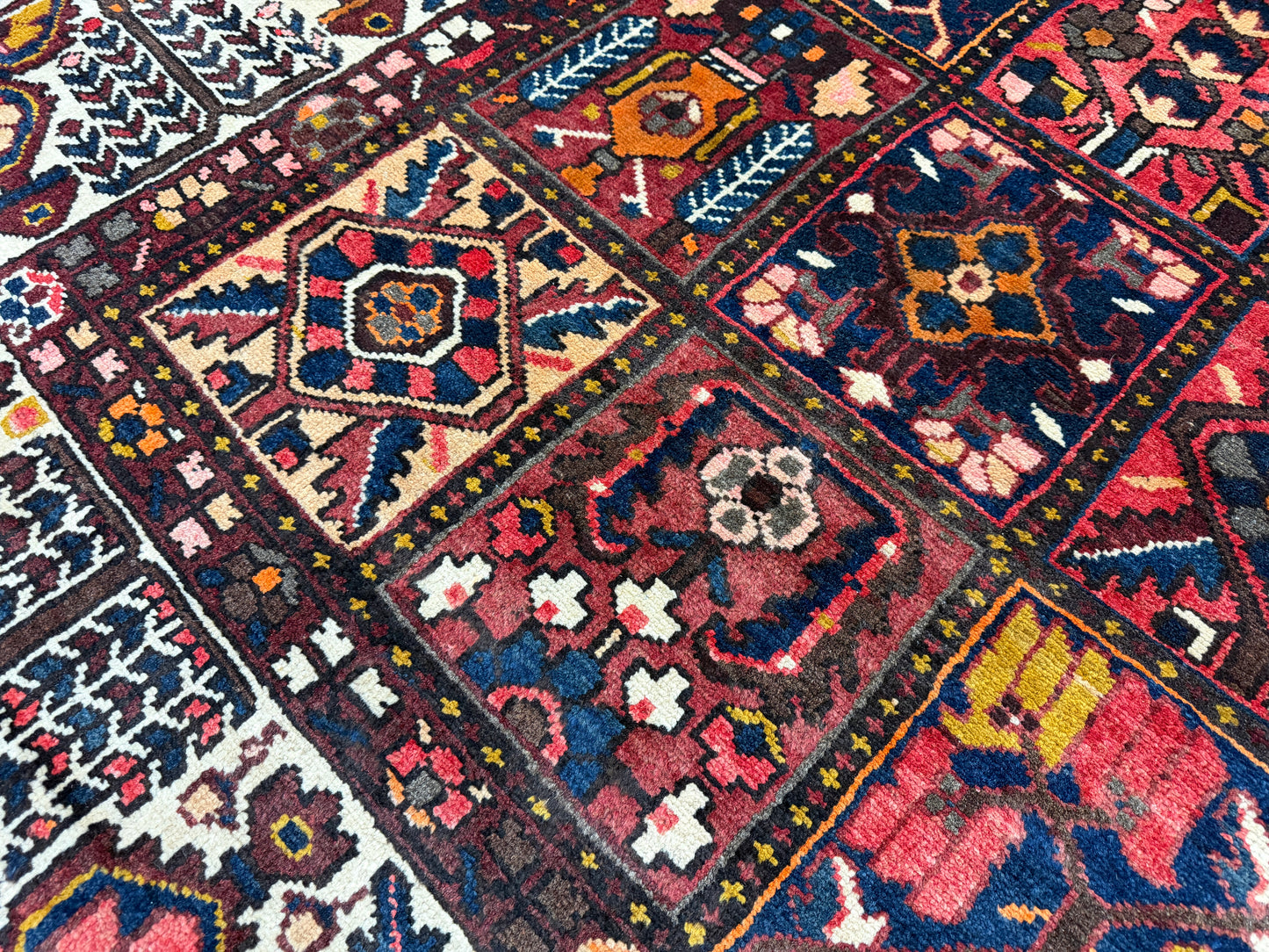 Hand-Knotted Persian Bakhtiari Rug - 9’8”x12’4”