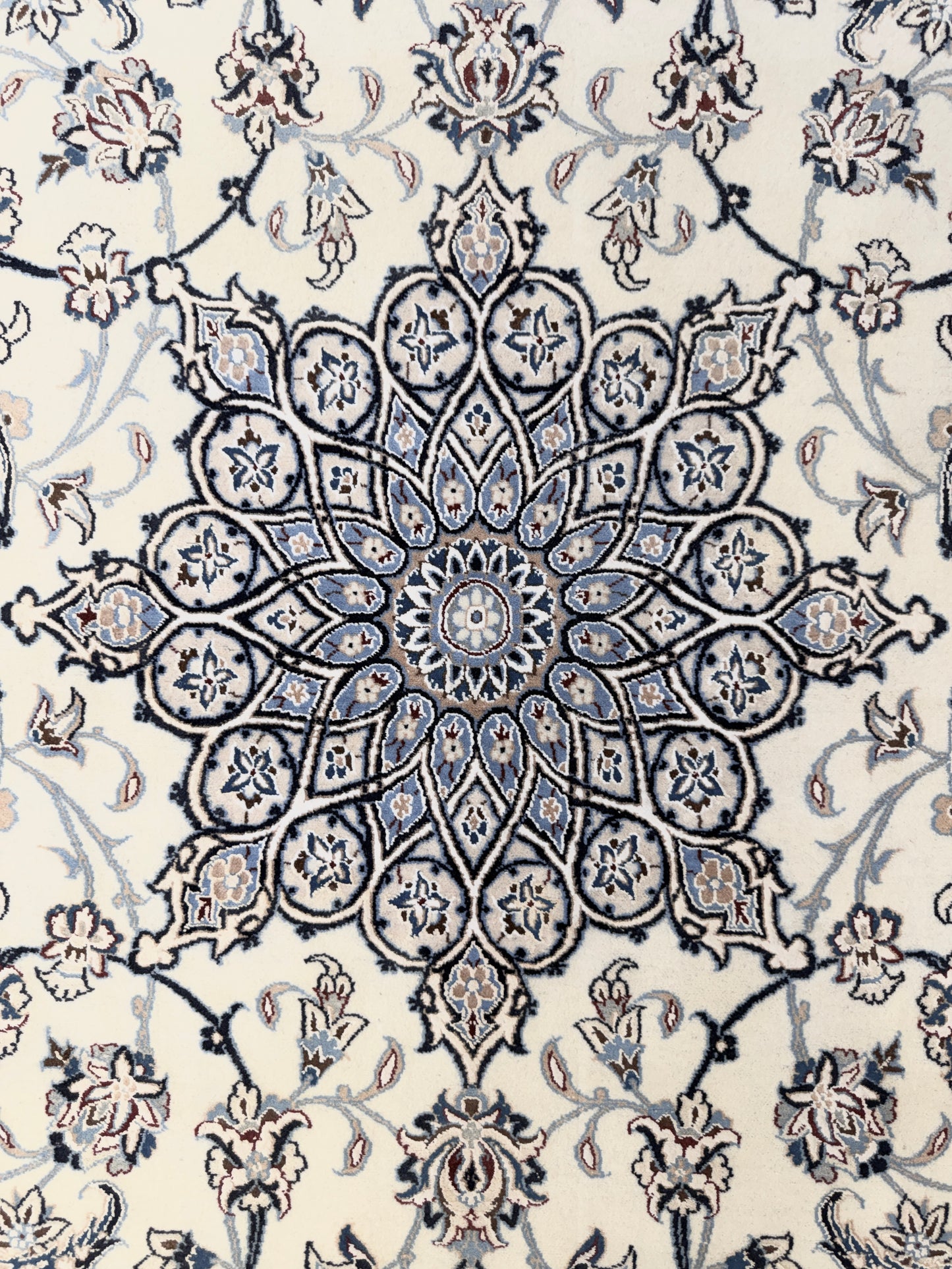 Hand-Knotted Persian Nain 6 La Rug - 4’4”x7’2”