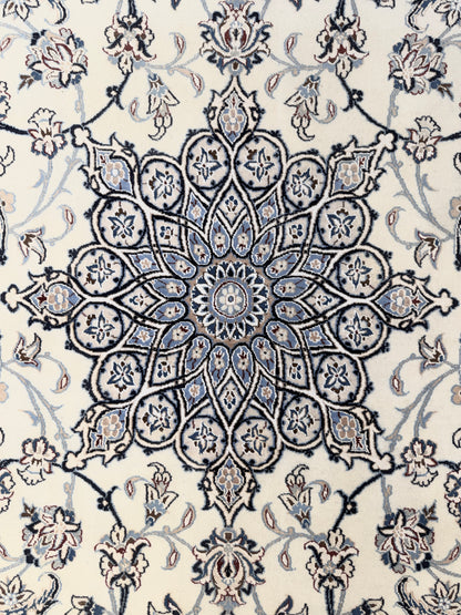 Hand-Knotted Persian Nain 6 La Rug - 4’4”x7’2”