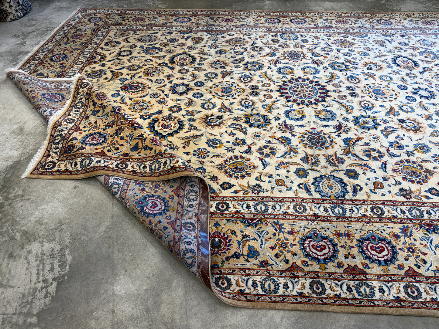 10’6”x14’6” Hand-Knotted Persian Kashan Area Rug