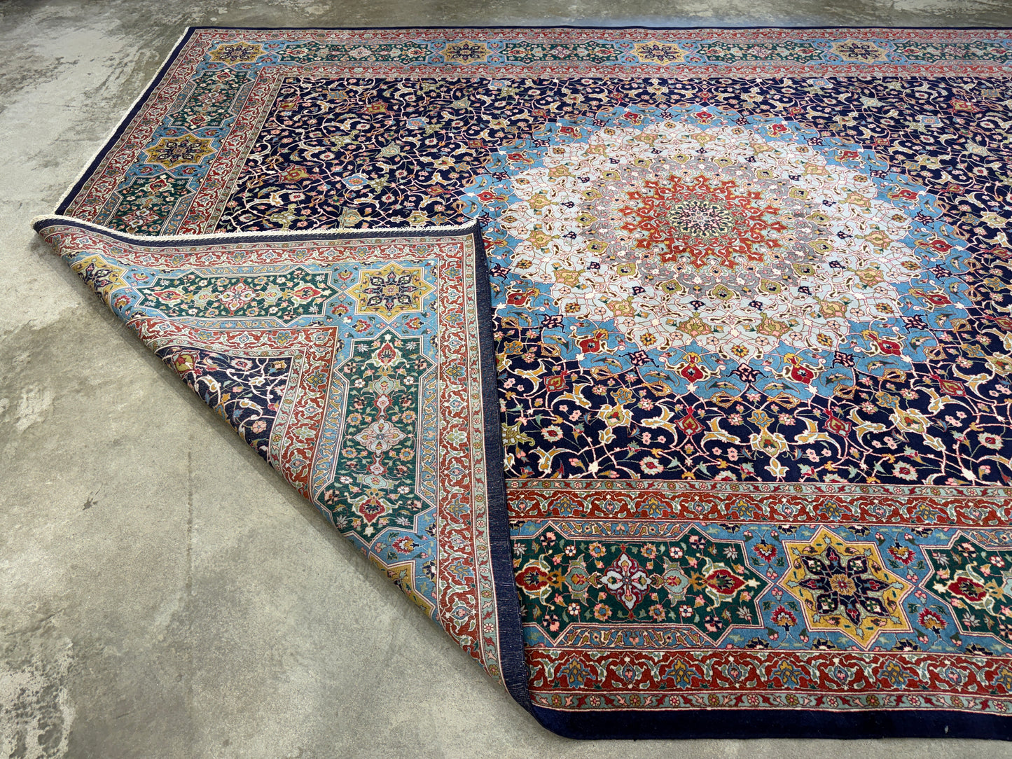 Hand-Knotted 60 Raj Persian Tabriz Rug - Dome Design - 9’8”x12’10”