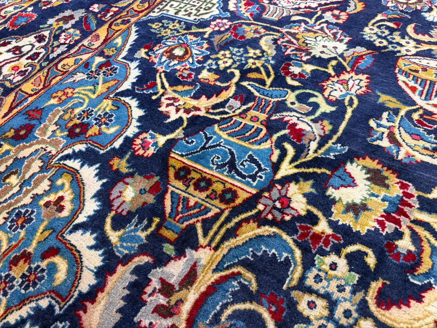9’9”x13’1” Hand-Knotted Persian Kashmar Pictorial Area Rug