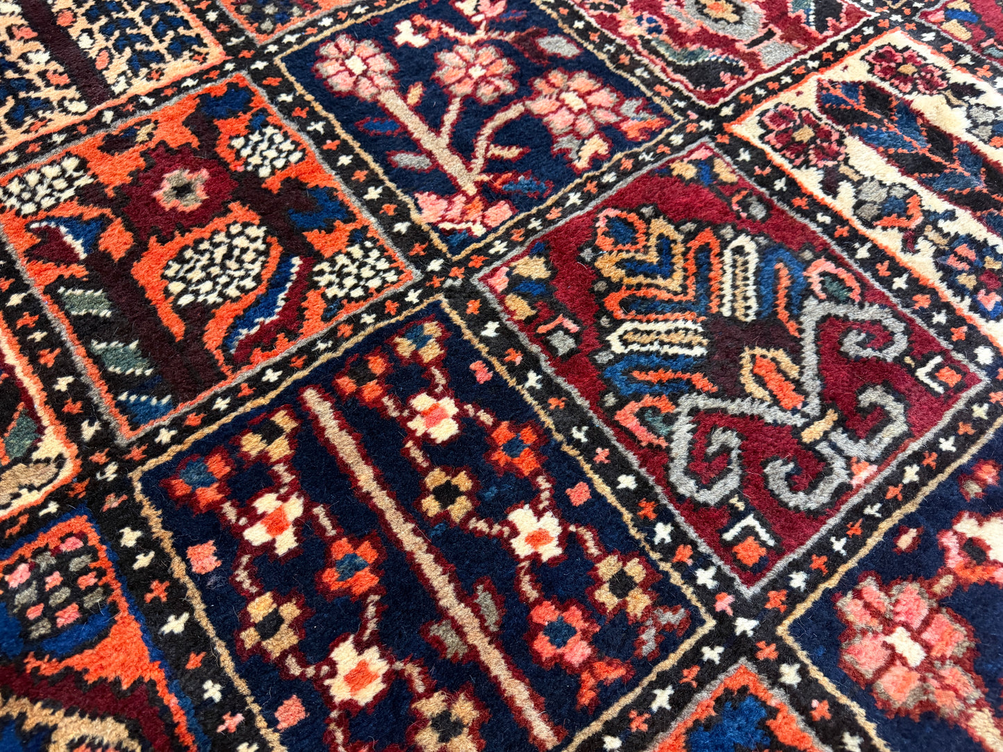 Hand-Knotted Persian Bakhtiari Rug - 9’11”x12’7”
