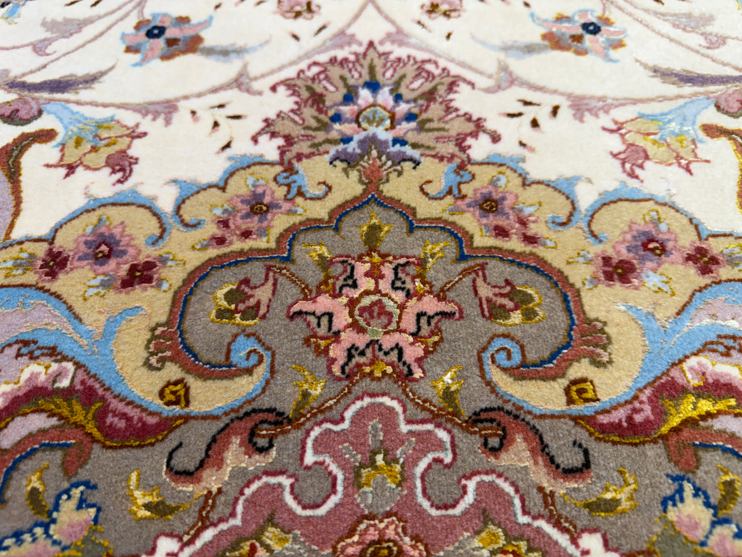 9’10”x13’5” Very Fine Hand-Knotted Persian Tabriz 80 Raj Area Rug