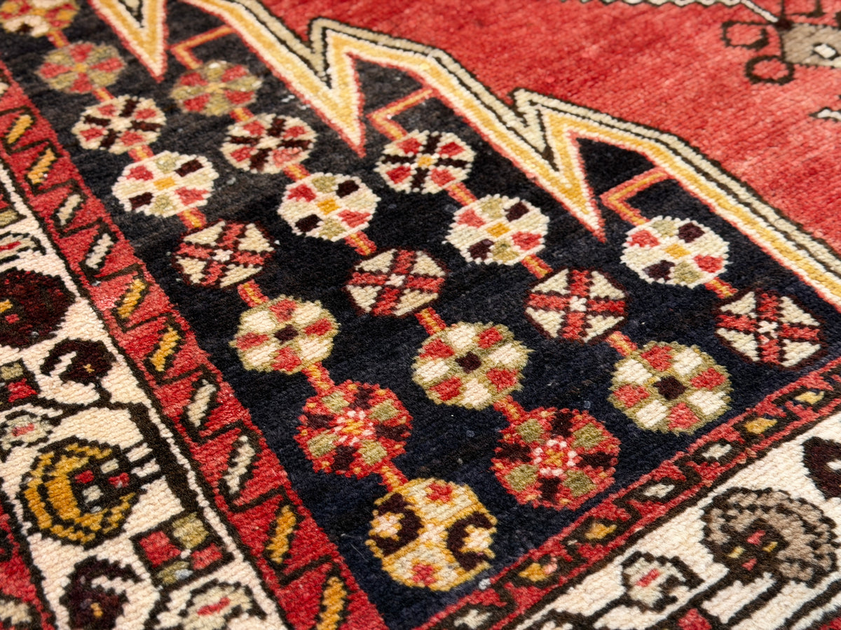 Hand-Knotted Persian Qashqai Rug - 4’x6’