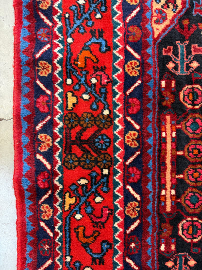 Hand-Knotted Persian Nahavand Rug - 4'10"x9'8"