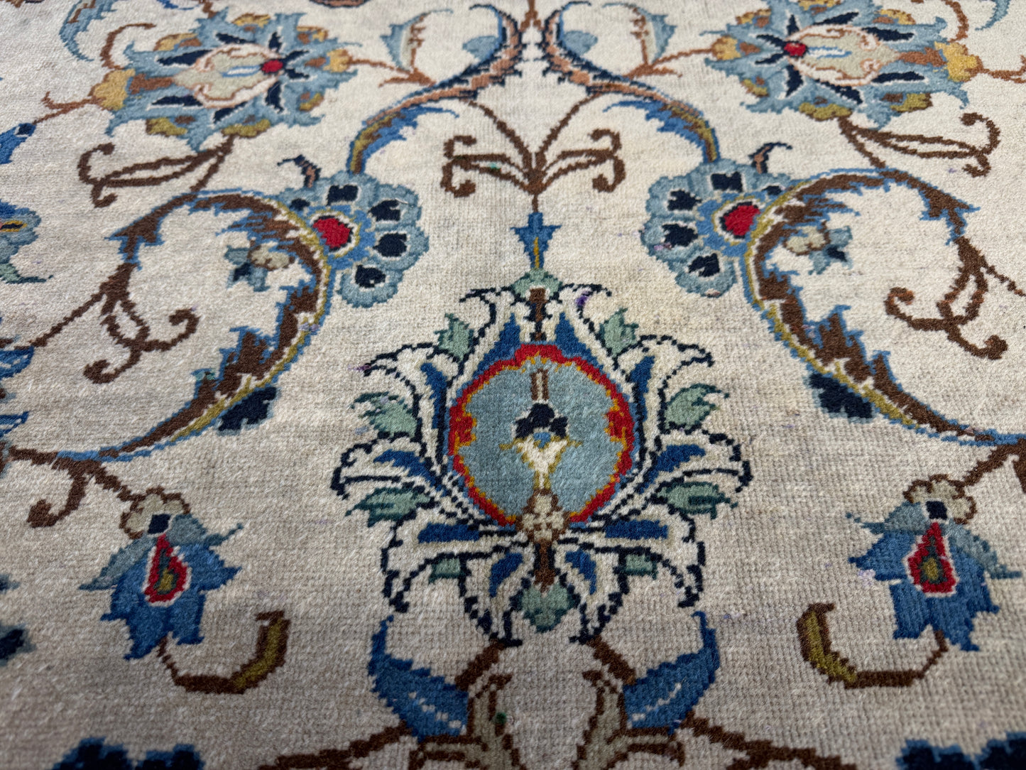 9’6”x12’6” Hand-Knotted Persian Kashan Area Rug