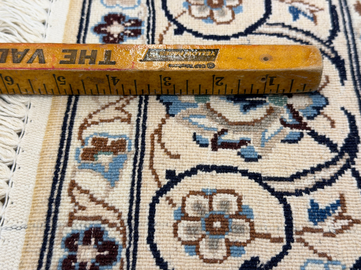 Hand-Knotted 6 La Persian Nain Rug - 4'5"x6'11"