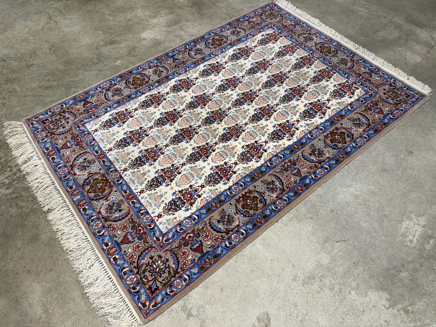Hand-Knotted Persian Isfahan Rug -Garden of Birds- 3’7”x5’3”