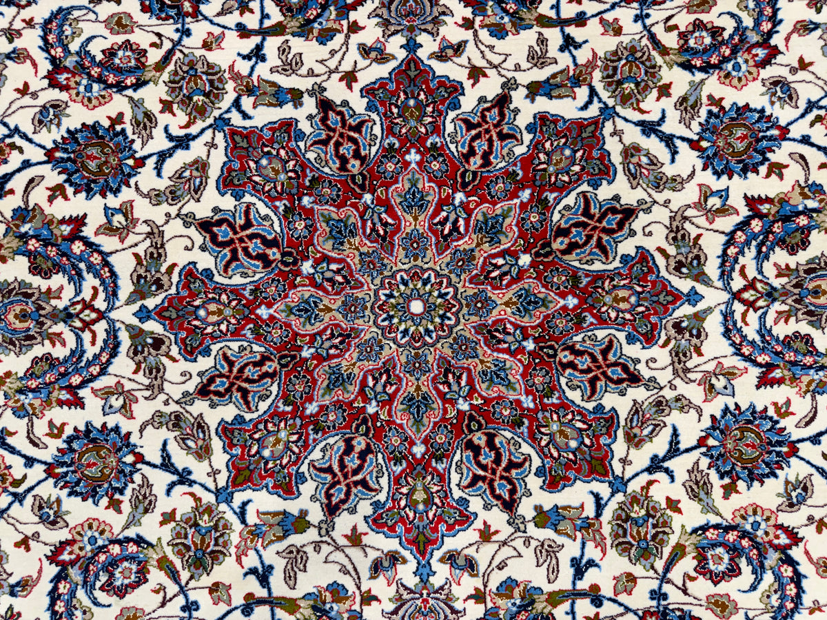 Hand-Knotted Persian Isfahan Rug - 6'9"x10'1"
